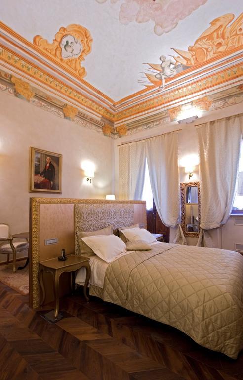 Palazzo Carletti Bed and Breakfast Montepulciano Stazione Værelse billede