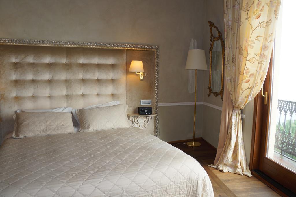 Palazzo Carletti Bed and Breakfast Montepulciano Stazione Eksteriør billede